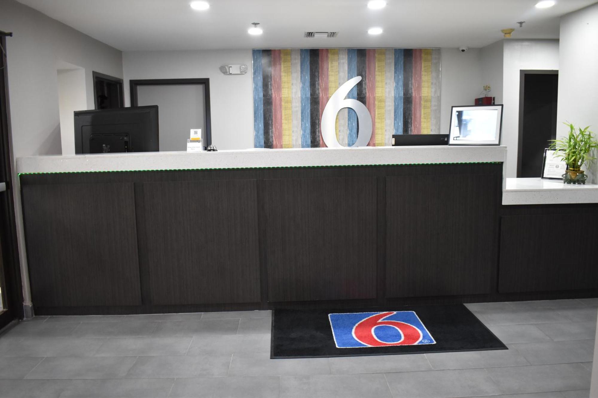 Motel 6-Brenham, Tx Bagian luar foto