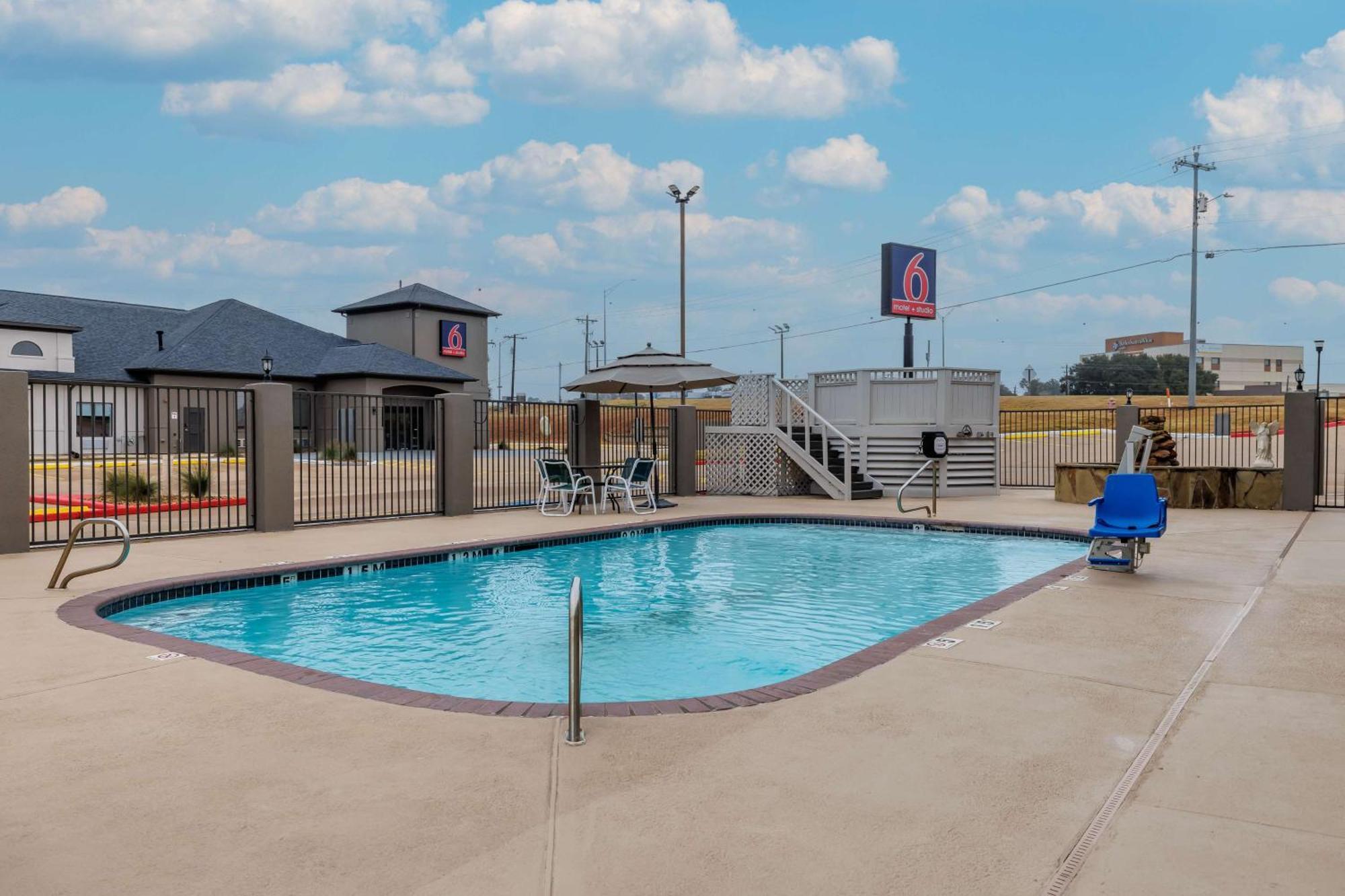 Motel 6-Brenham, Tx Bagian luar foto